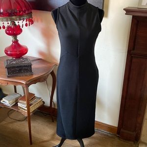 🦊 Worthing black sheath.